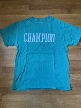 Champion Green Spell Out T-Shirt Short Sleeve Men’s Size Medium.